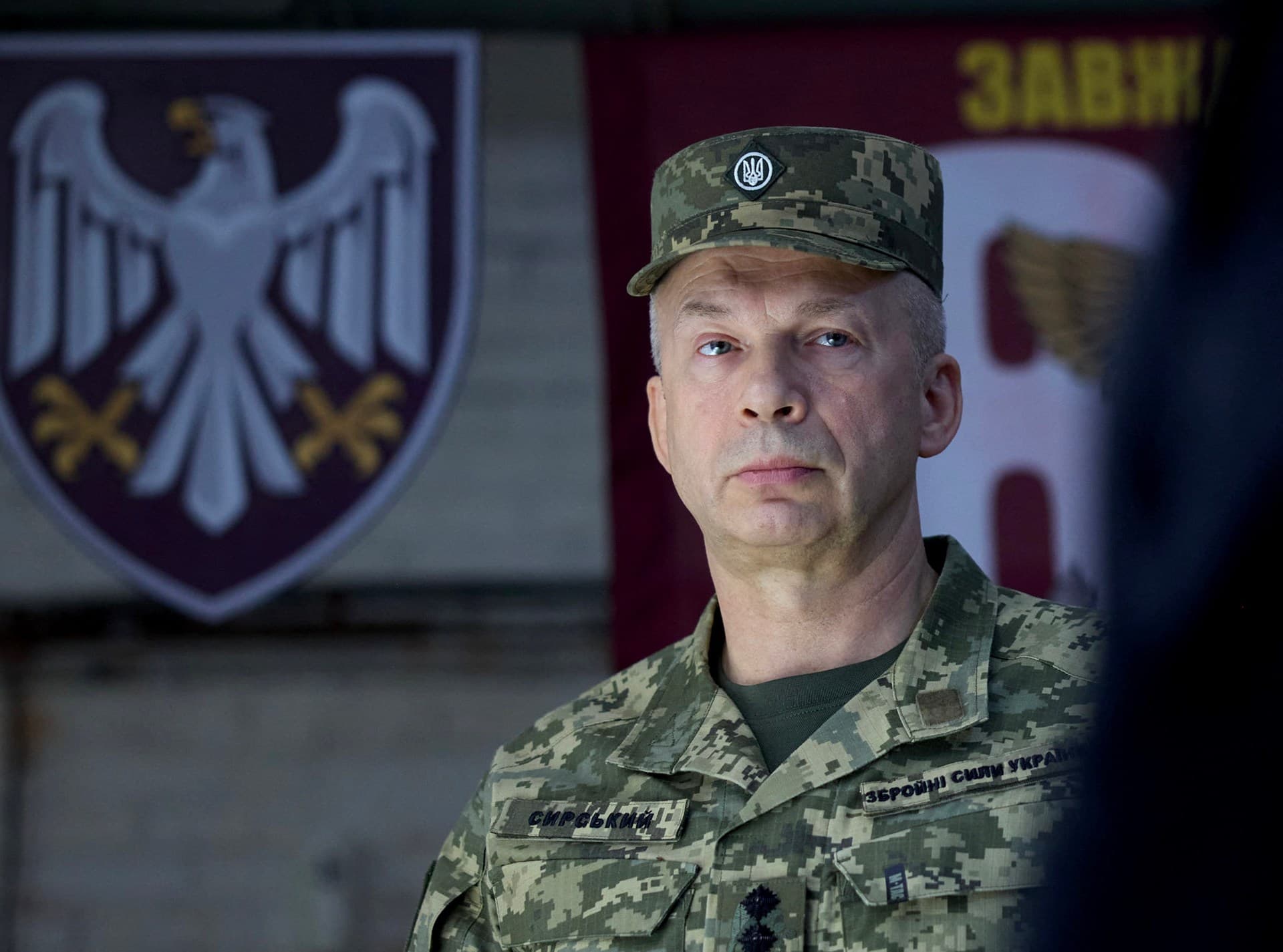 Зеленський звільнив Сирського: що стоїть за черговою відставкою в армії