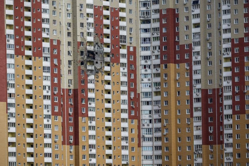 Росія завдала масованого удару по Україні: щонайменше 16 загиблих, понад 100 поранених