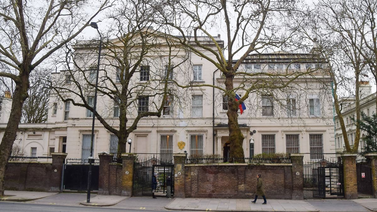 Росія відкликала посла з Лондона через підтримку України