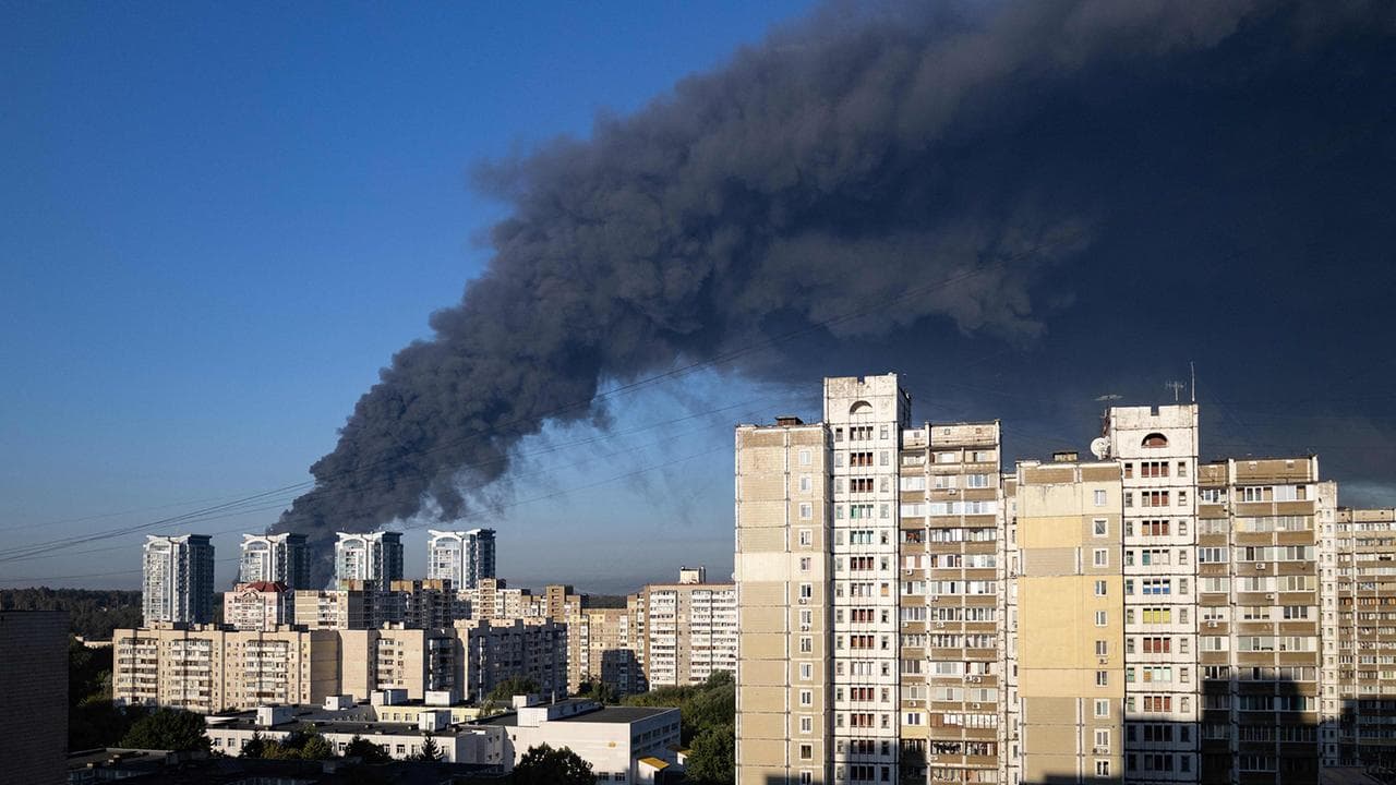 Росія вдарила по Київщині третю ніч поспіль: 27 загиблих, Україна відповіла