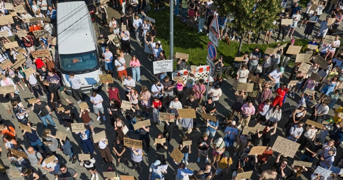 Звільнення Федорова: протести у Києві, відставки в армії
