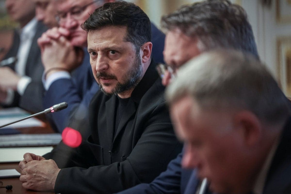 Зеленський оголосив превентивні удари по Росії: Московський НПЗ стоїть пів року, Путін заговорив про переговори