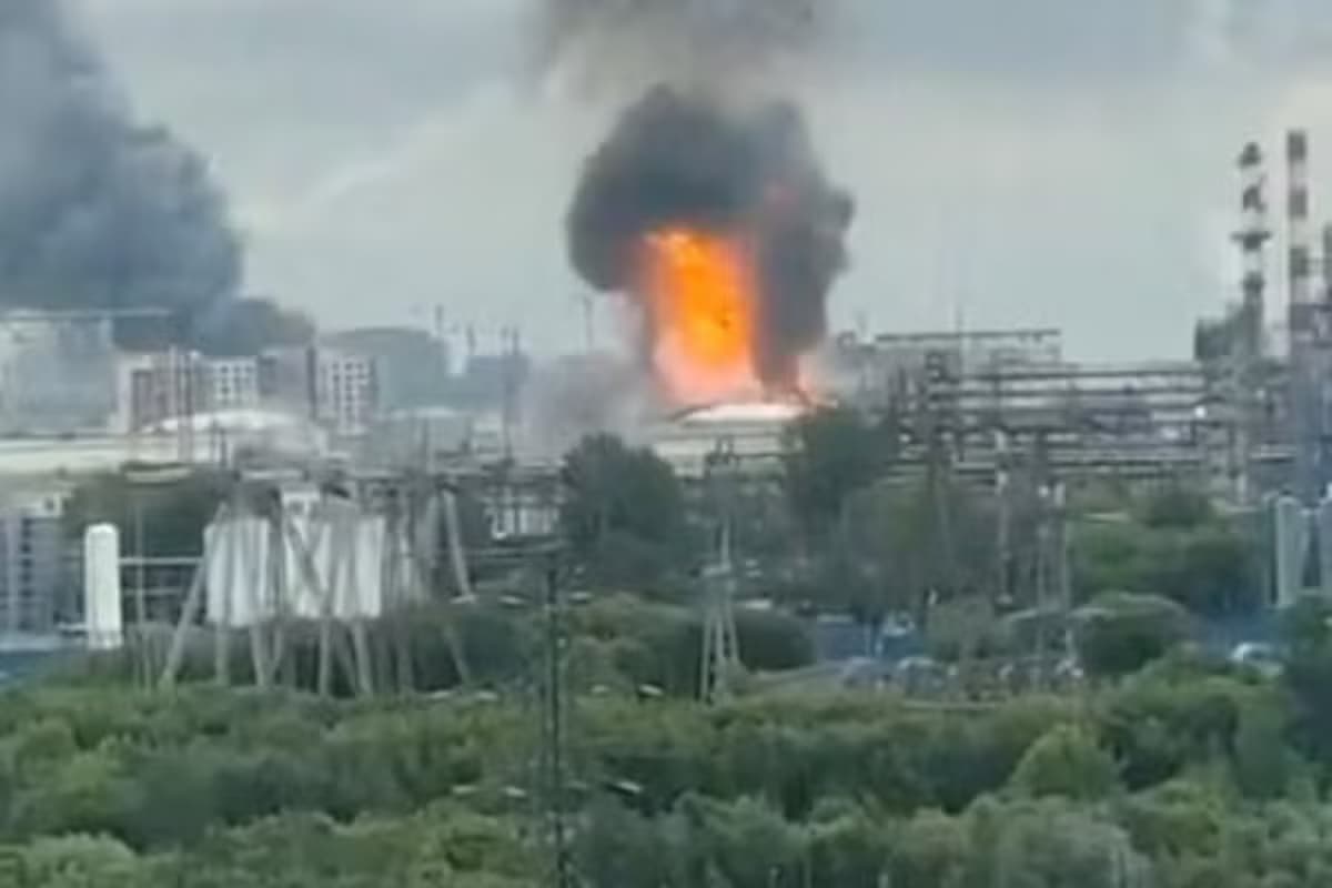 Дрони над Москвою: два удари за три дні і дефіцит бензину від Криму до Сибіру