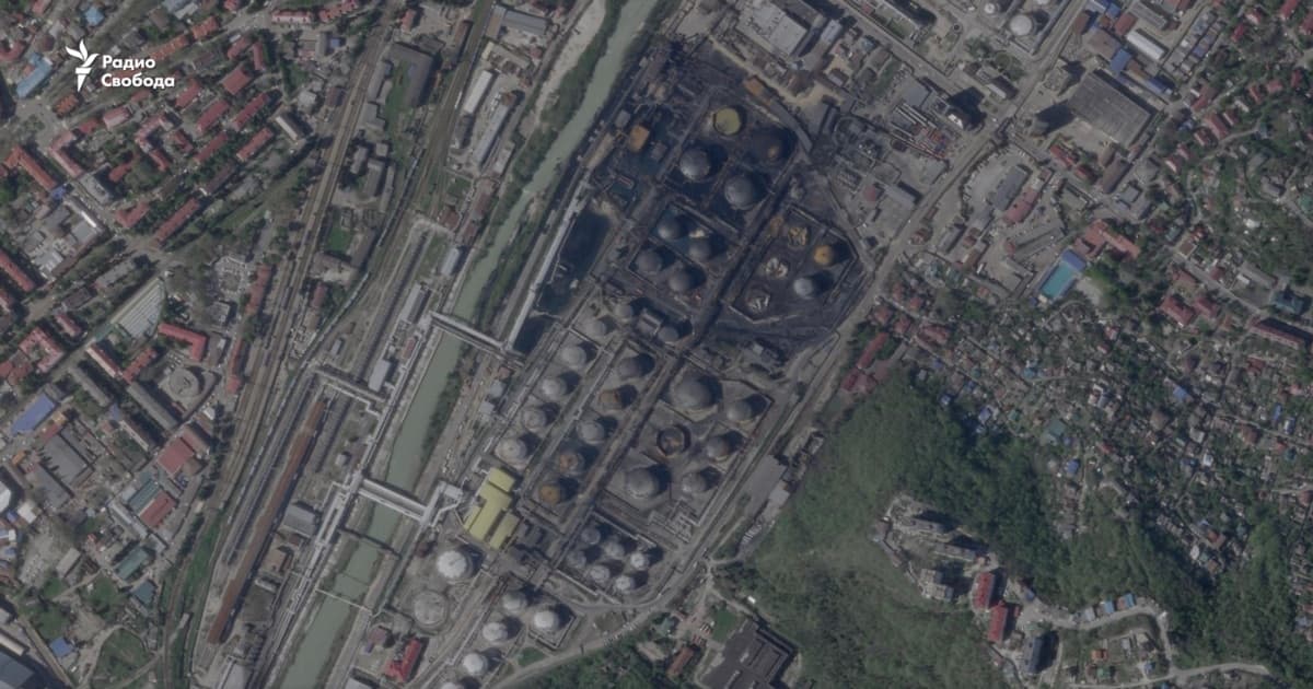 Україна вдарила по Туапсе втретє за 12 днів: пожежа, евакуація та нафтове забруднення