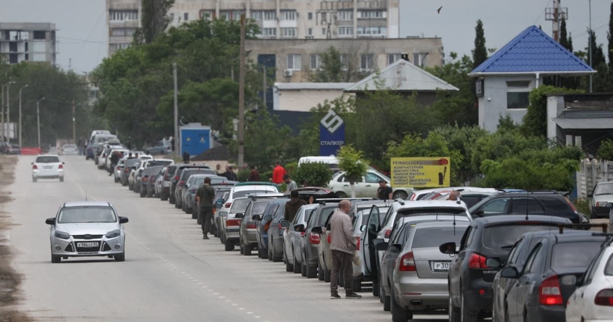 Залізничне сполучення з Кримом зупинено після удару дрону по локомотиву