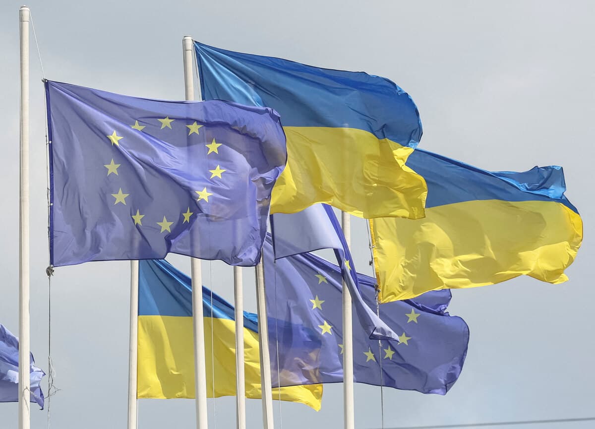 ЄС відкриває переговори про вступ з Україною після зняття угорської блокади