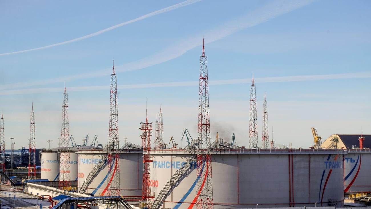 Пожежа в Усть-Лузі: Україна б'є по нафтовому експорту Росії третю ніч поспіль