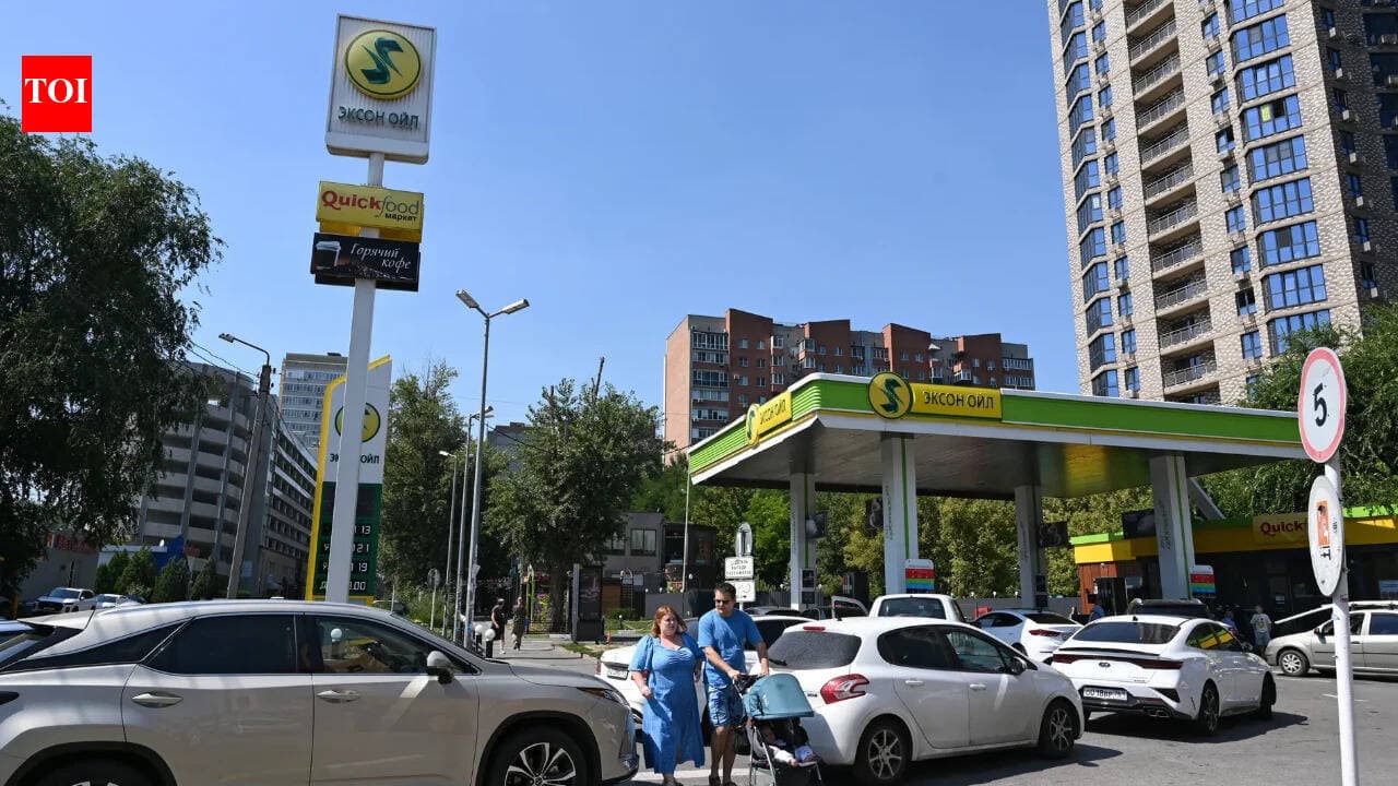Індія повертає росії її ж нафту у вигляді бензину — через тіньові судна та темні перевалки