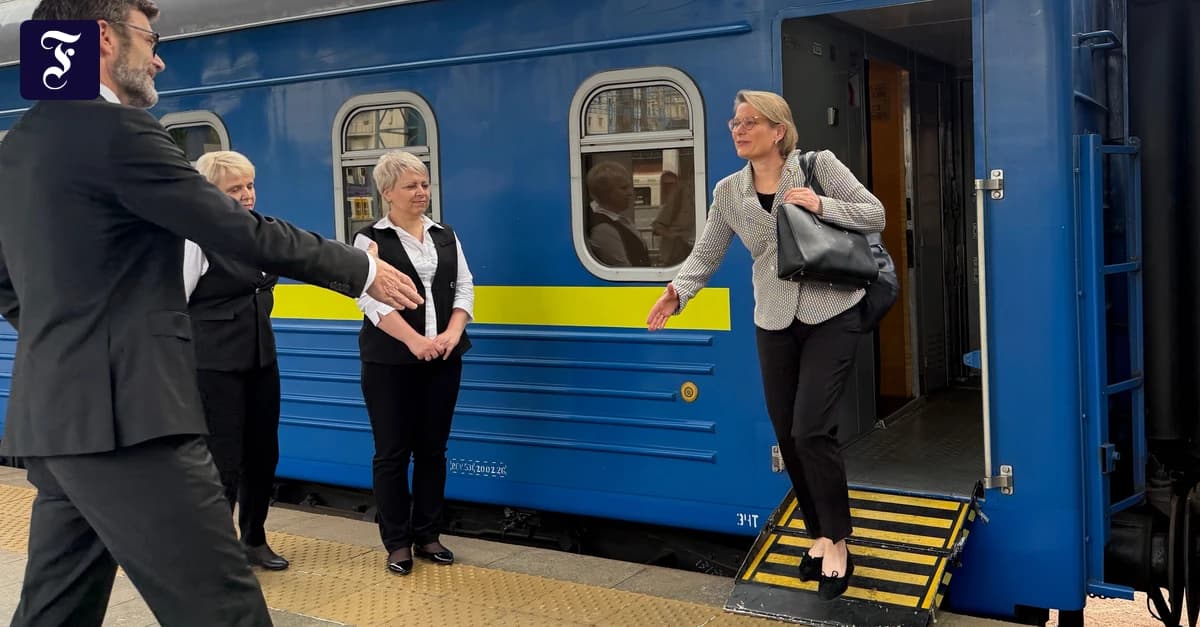 Масована атака на Москву: збито 28 дронів, Зеленський схвалив 40-денний наступ, Київ отримав перший транш ЄС