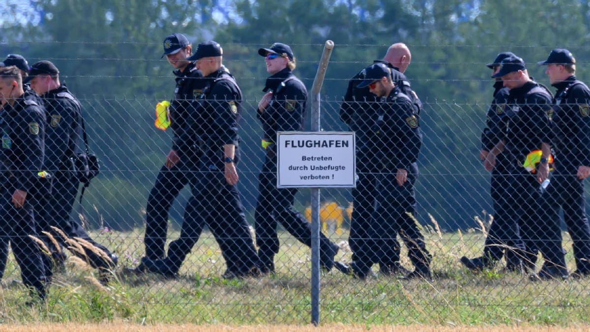 Дрон у Лейпцигу: поліція шукає докази участі другого безпілотника