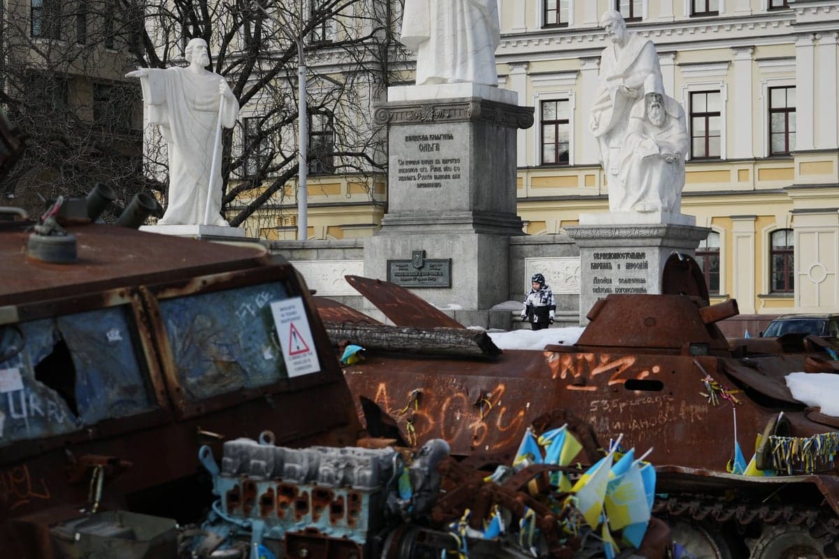 Переговори Росії й України можуть перенести до Швейцарії або Туреччини