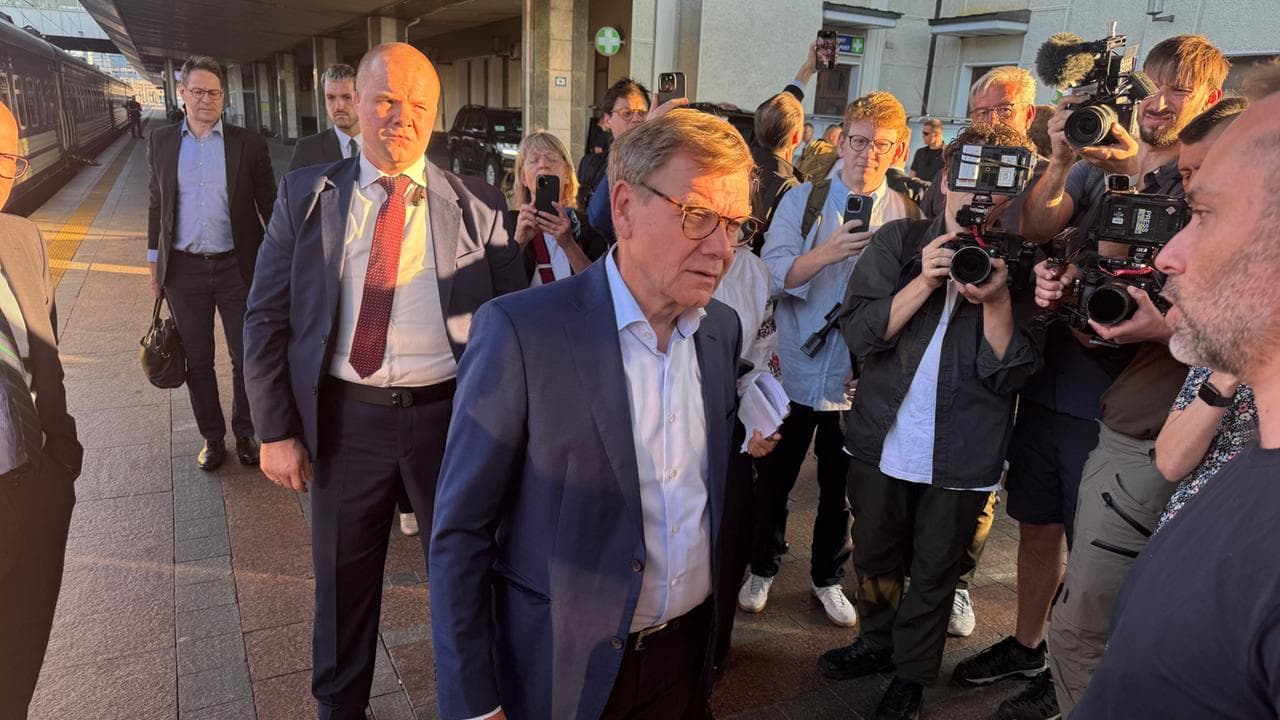 Голова МЗС Німеччини приїхав до Києва перед річницею незалежності