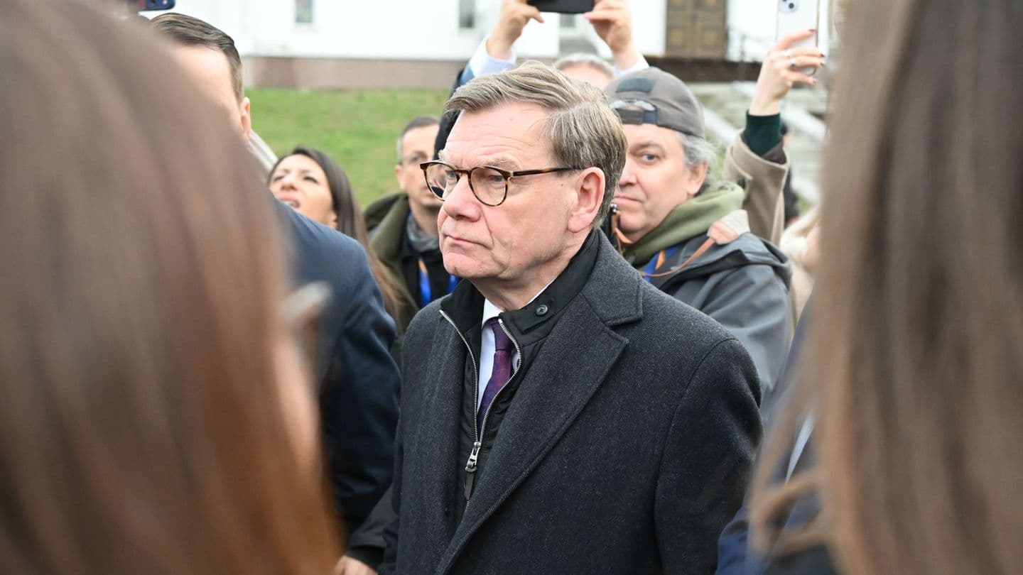 Міністри ЄС у Бучі: чотири роки після масового вбивства мирних жителів