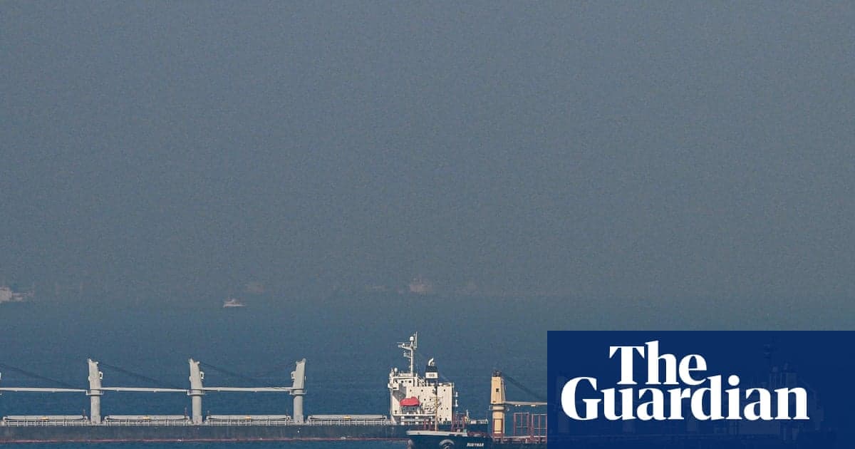 Росія ракетами вдарила по судну з зерном: шестеро моряків загинули, масована атака на Київ