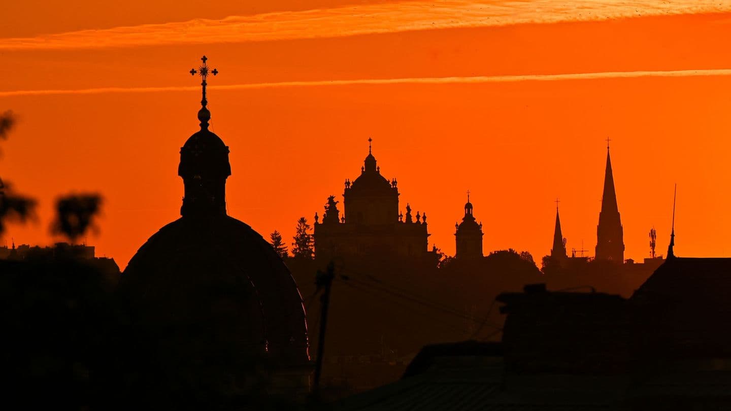 Теракт у Львові: поліцейських заманили в пастку, одна загинула
