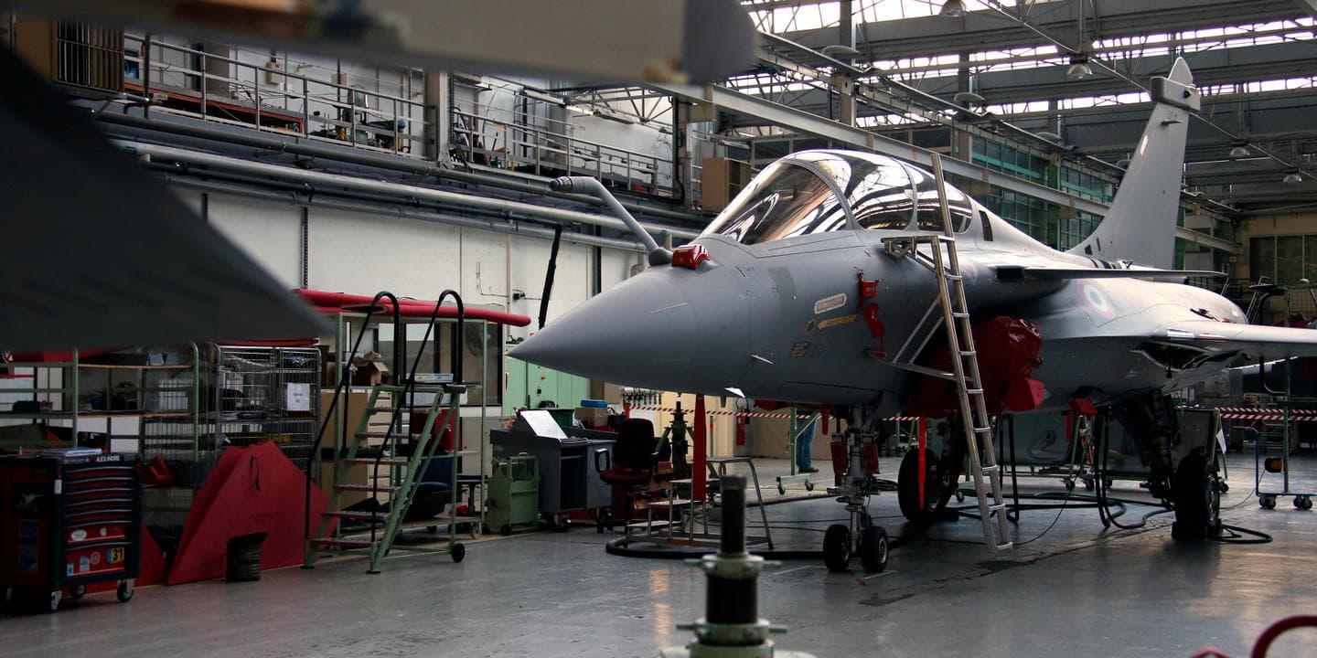 Чи інвестувати в оборонну промисловість? Le Monde збирає читацькі свідчення