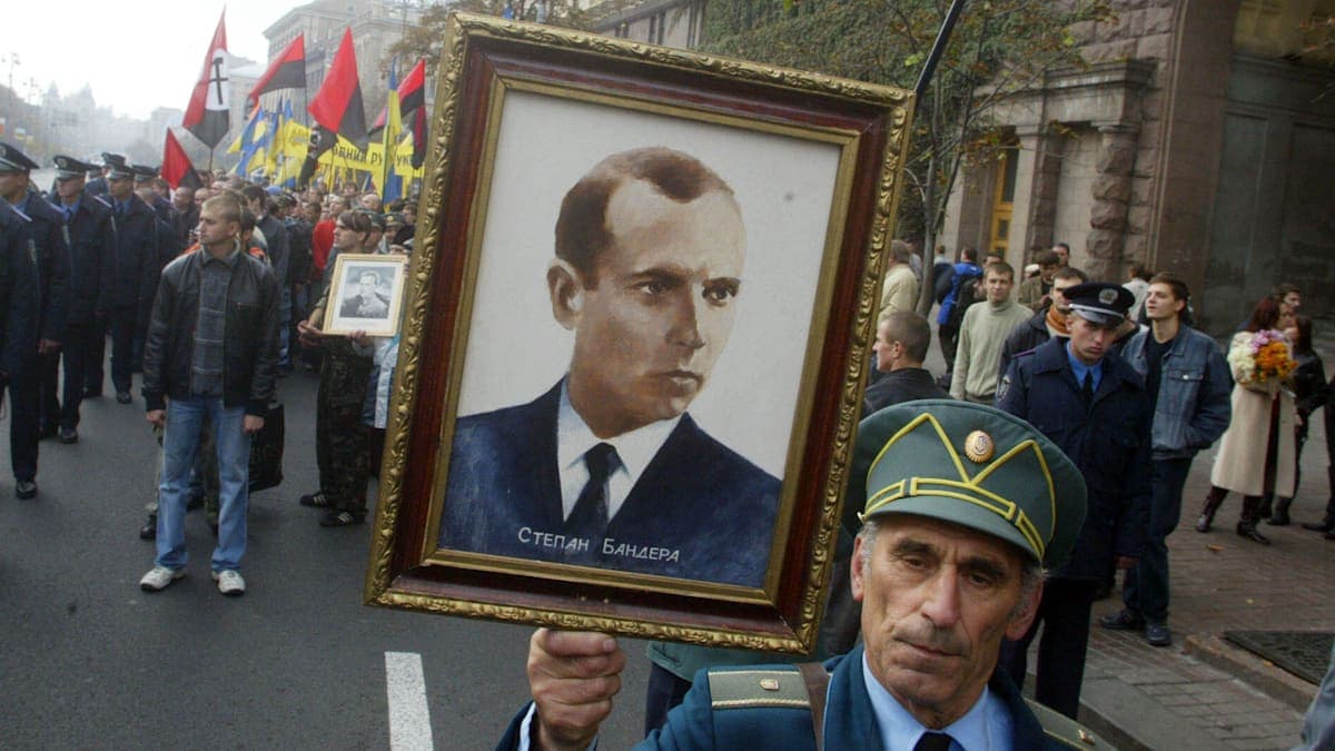 Назва «Герої УПА»: як Зеленський спровокував кризу у відносинах із Польщею