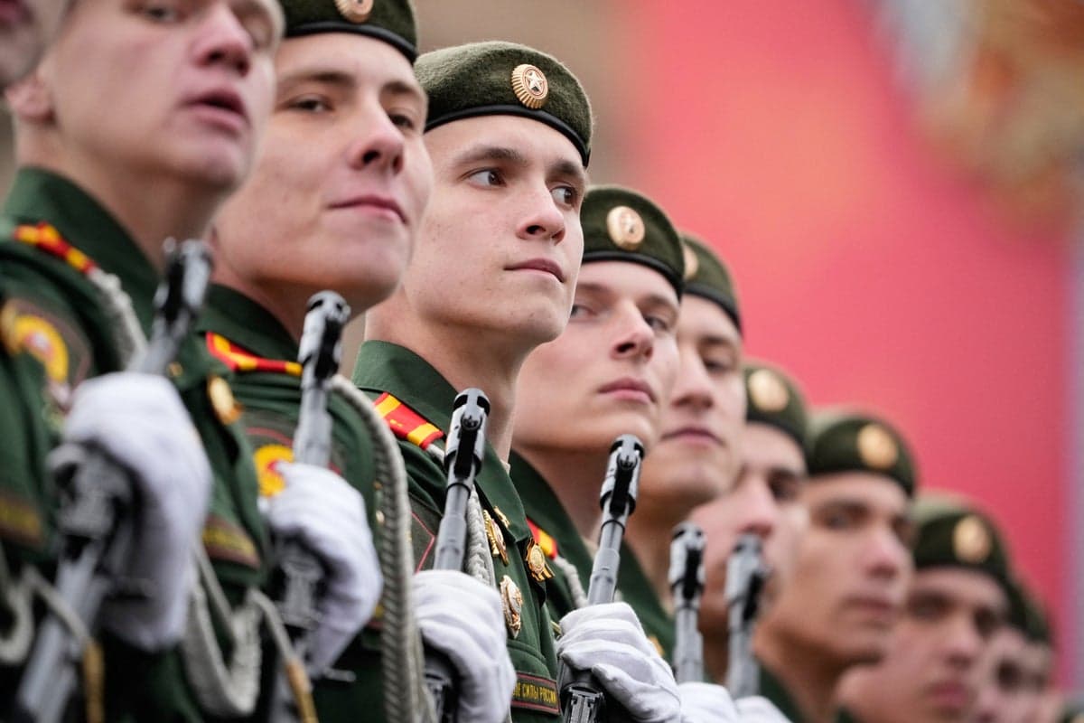 Облави, борги, студенти: як Москва набирає армію без оголошення мобілізації