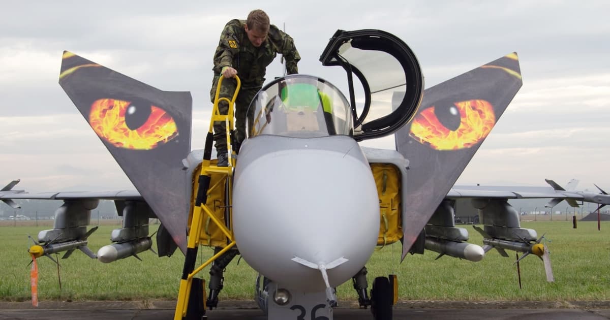 Швеція передає Україні 16 Gripen: від ракет Meteor залежить, чи зможуть літаки загрожувати Су-34