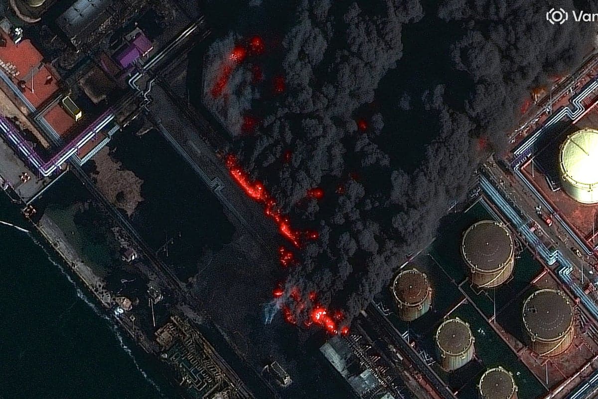 Росія створює підрозділи для захисту нафтових портів від дронів, Медведєв погрожує Європі