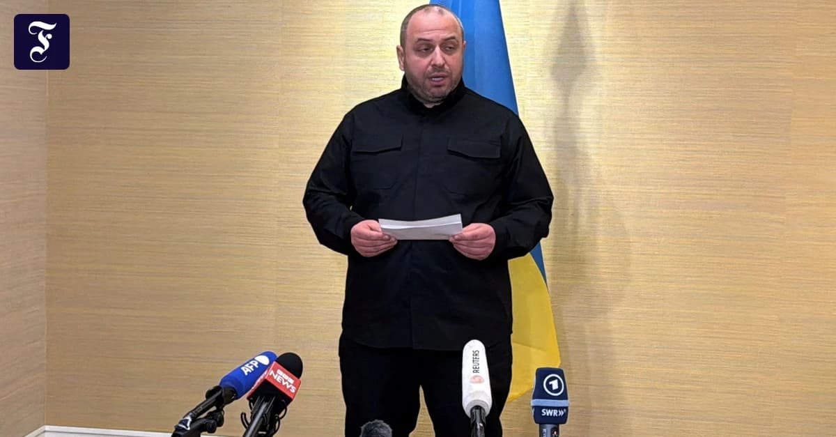 Умєров у Берліні, закон Росії проти емігрантів і нічна атака дронами: огляд вівторка