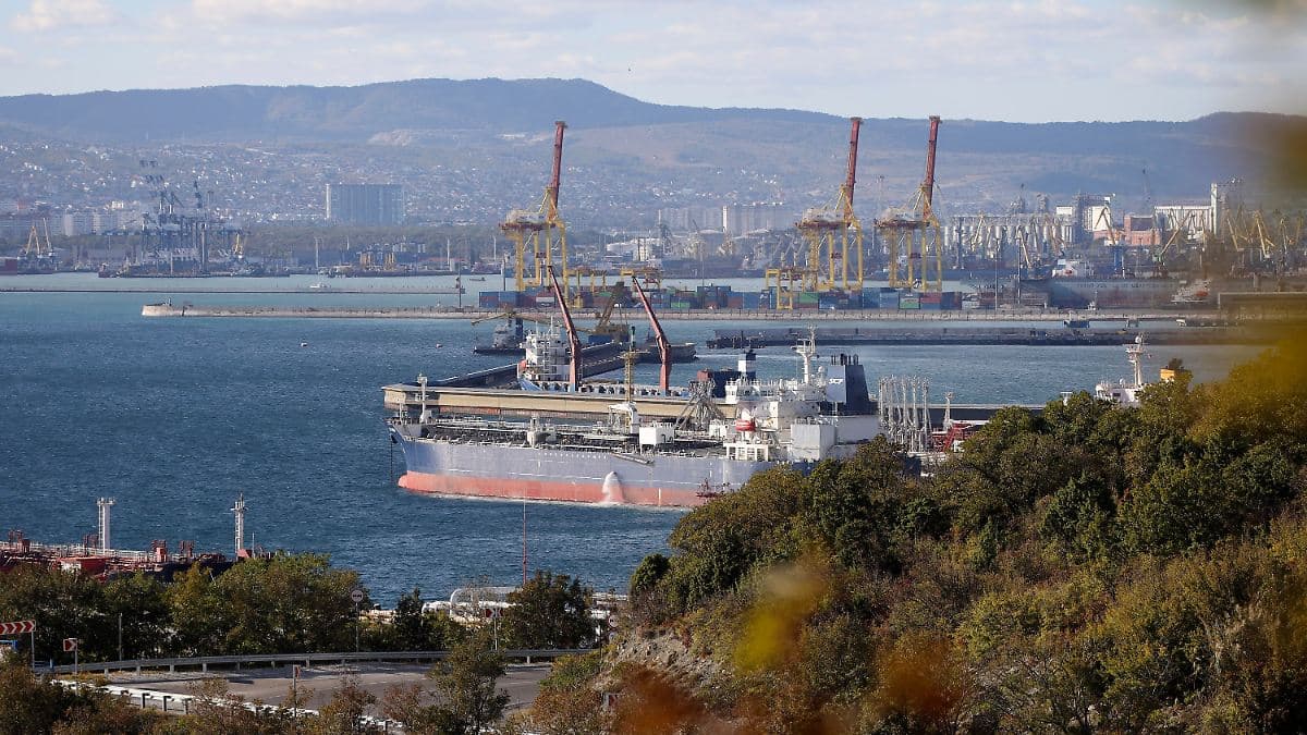 Удар по Новоросійську: дрони, ракети й катери накрили флот і нафтовий термінал