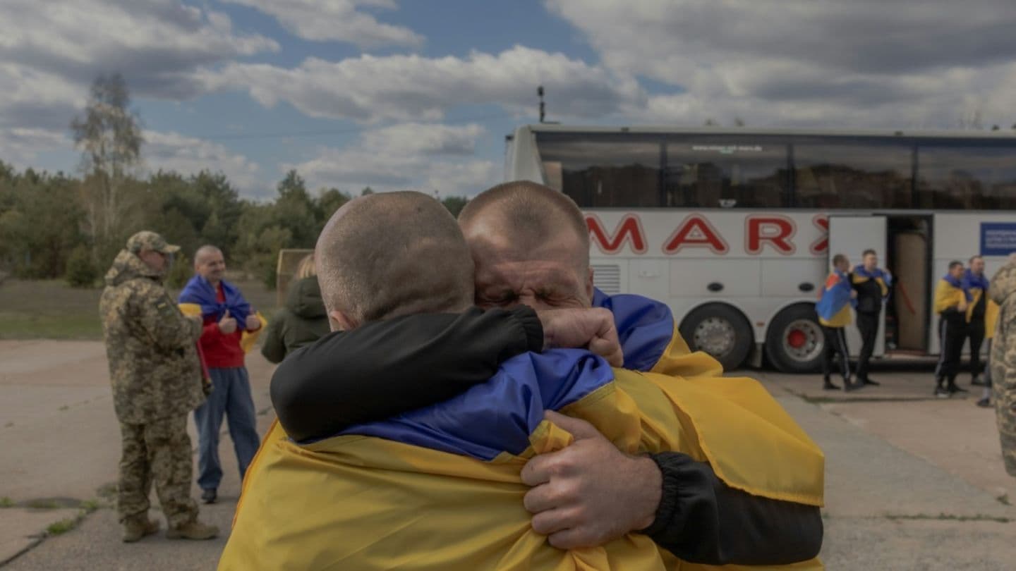 Україна та Росія вдруге за квітень обмінялись 193 полоненими