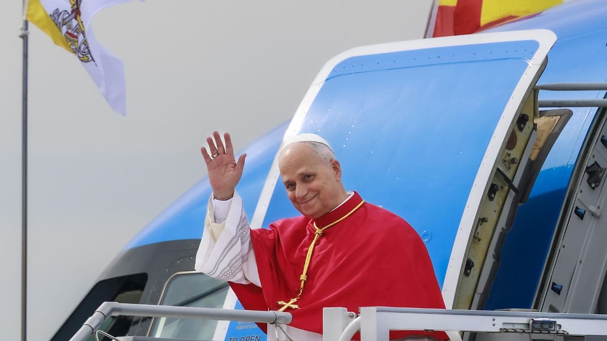 Лев XIV в Іспанії закликав зупинити війну в Україні та натякнув на Трампа