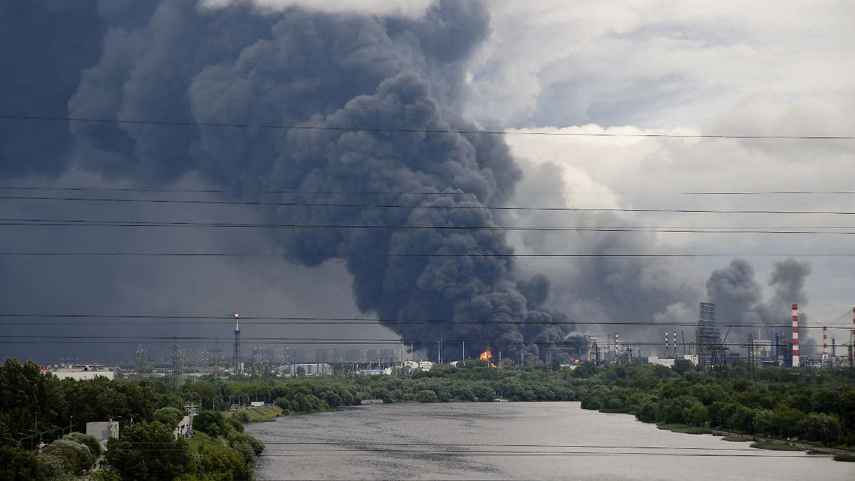 3,6 мільйона барелів: удари дронів обвалили нафтопереробку Росії до багаторічного мінімуму