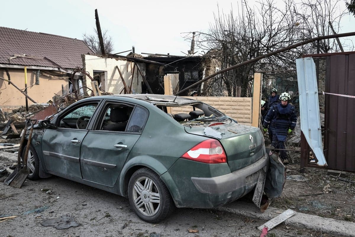Зеленський: ремонти «тривають» після атак дронів — тисячі без світла