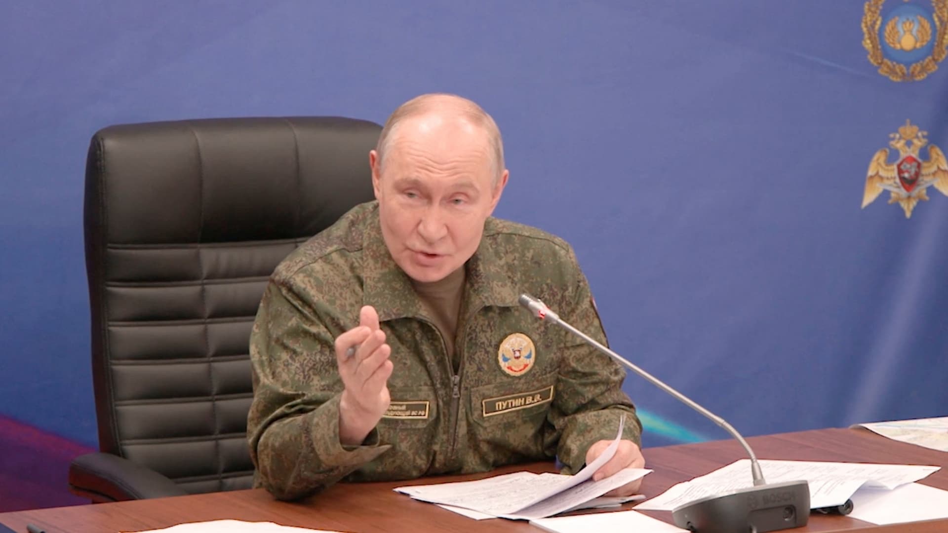 Удари по НПЗ вивели з ладу третину переробних потужностей Росії — Москва обмежує продаж бензину