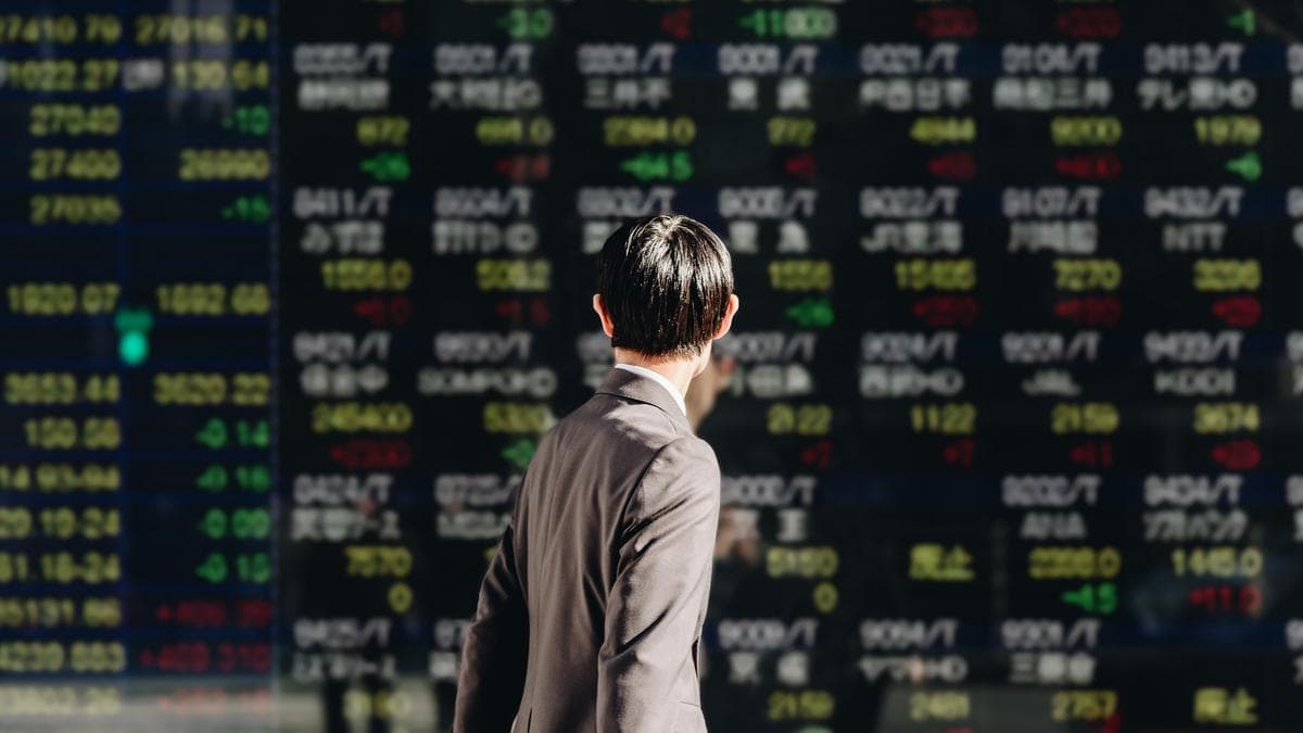 Азійські ринки обвалилися: нафта злетіла на 30% через війну проти Ірану