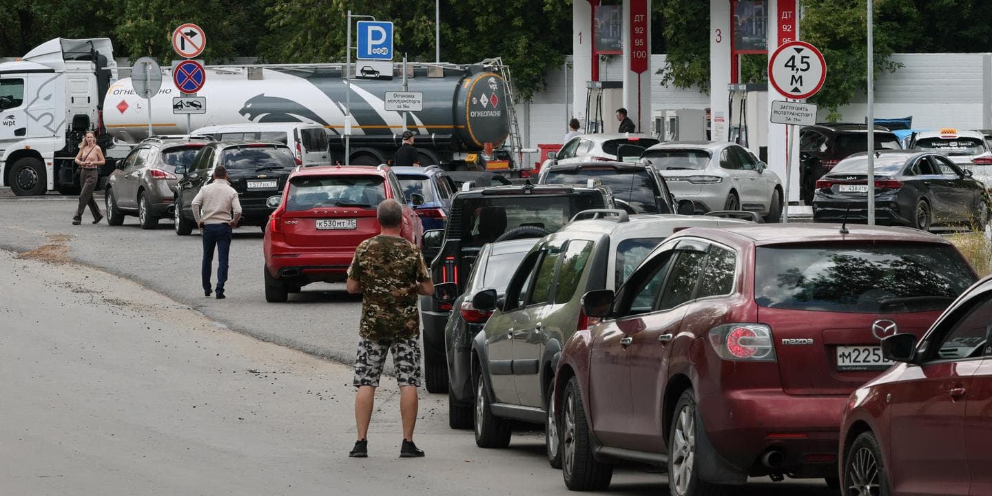 Пермський НПЗ у диму, двоє загиблих на Харківщині: ніч дронових обмінів