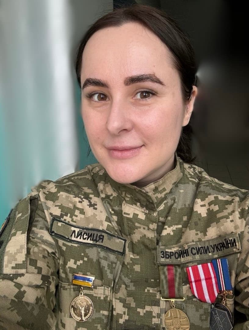 Від бойового медика до драматурга: жіночий погляд на українську війну