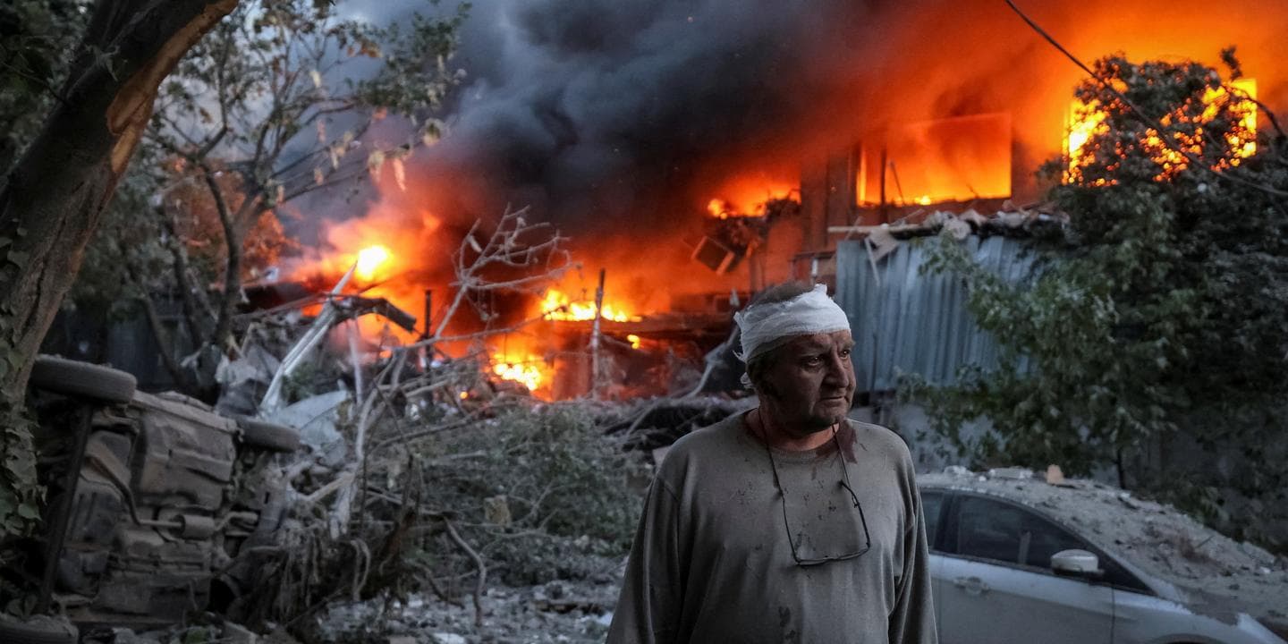 Щонайменше 23 загиблих у Києві та Дніпрі — Зеленський попередив про новий удар
