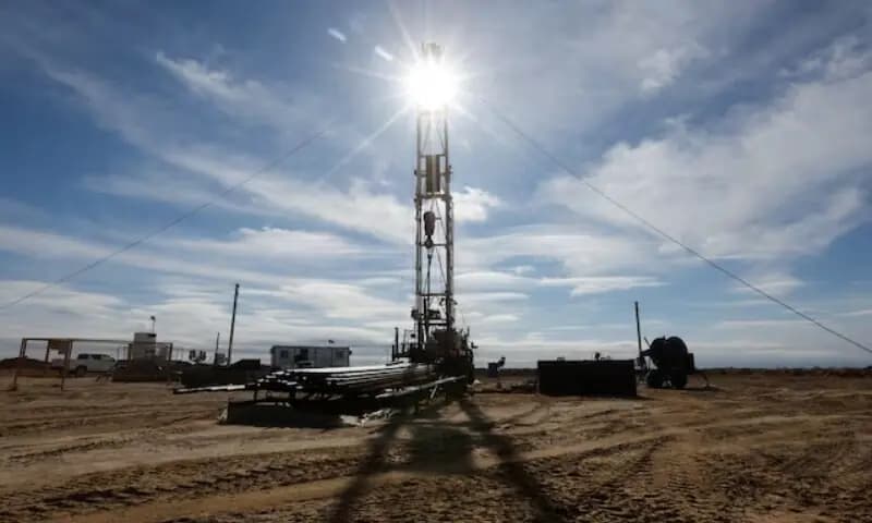 Нафта подешевшала після рішення ОПЕК+ збільшити видобуток та відновлення поставок через Ормузьку протоку