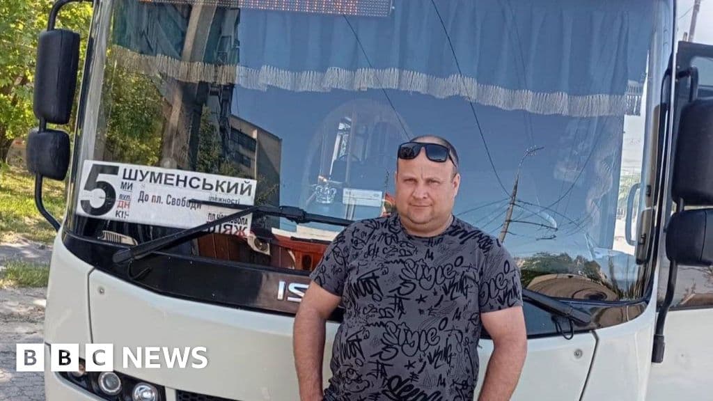 «Виходиш і не знаєш, чи повернешся»: херсонські водії автобусів під ударами дронів