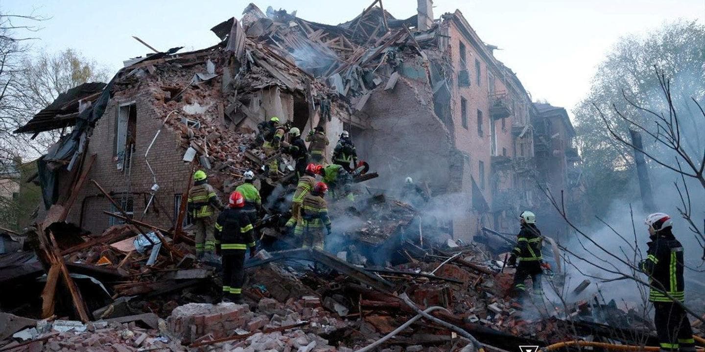 Удар по Дніпру: 15 поранених включно з дитиною, обмін полоненими та дипломатія Зеленського