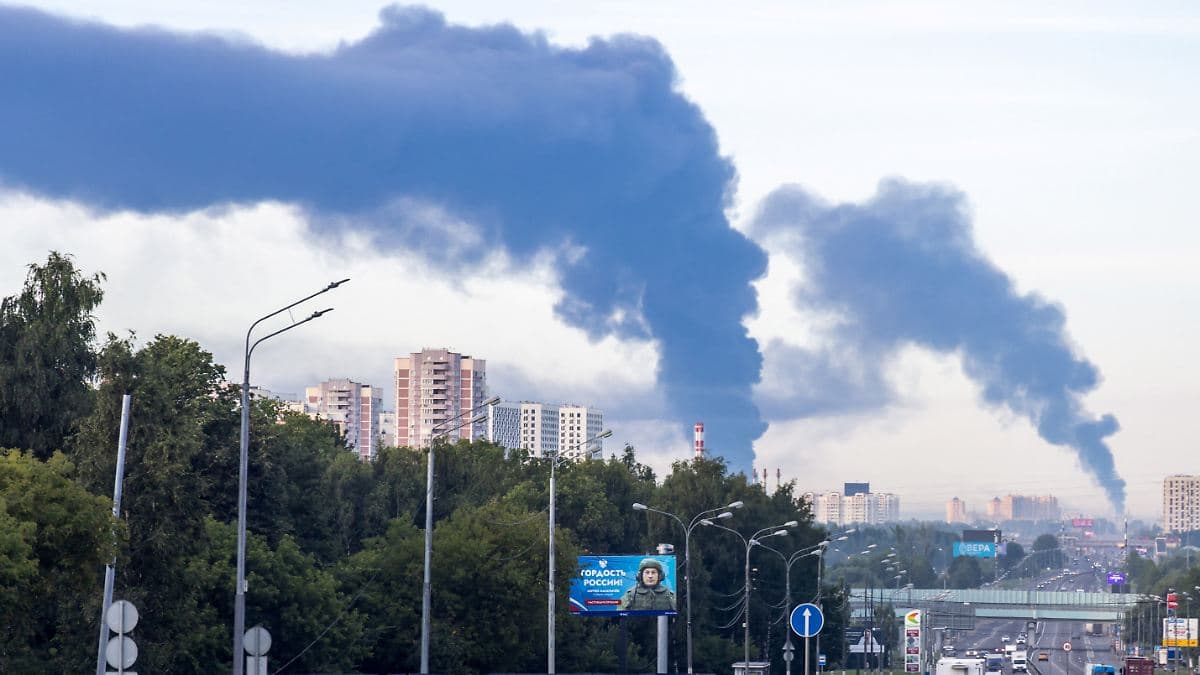 Україна вдарила по Московській: нафтосховище, логістика і судна тіньового флоту