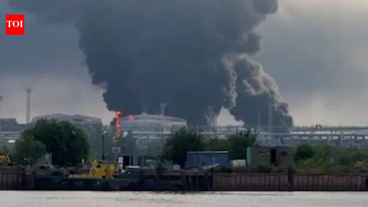 Українські дрони вдарили по нафтовому терміналу Санкт-Петербурга і Кронштадту