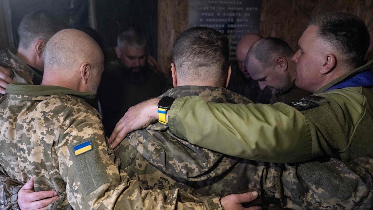 Росія та Україна обмінялися полоненими напередодні великоднього перемир'я — дронові атаки тривають