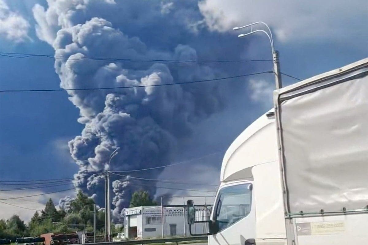 Дрони вдарили по складах у Росії: шестеро загиблих, Іран скасував удари по Україні