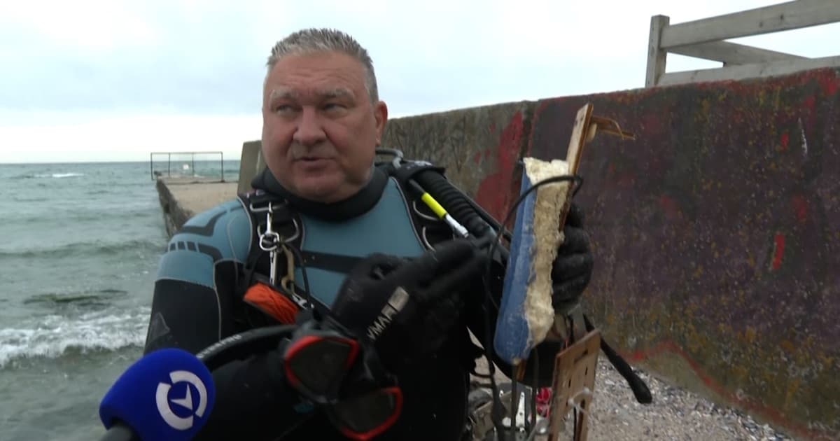 Одеса відкрила пляжний сезон: водолази розчищають море від уламків збитих дронів
