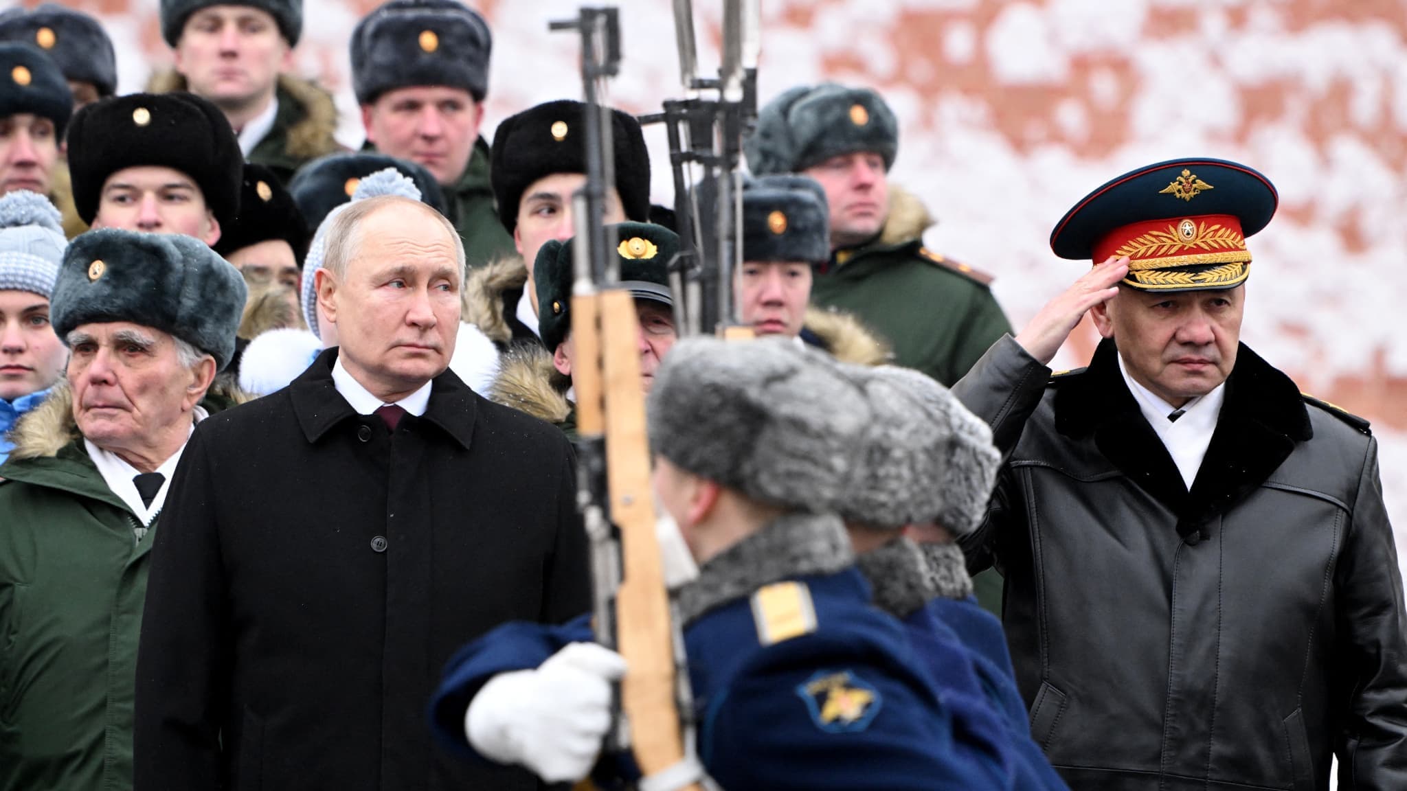 Воєнна економіка Росії: бонуси до €100 000 і дефіцит робочих рук