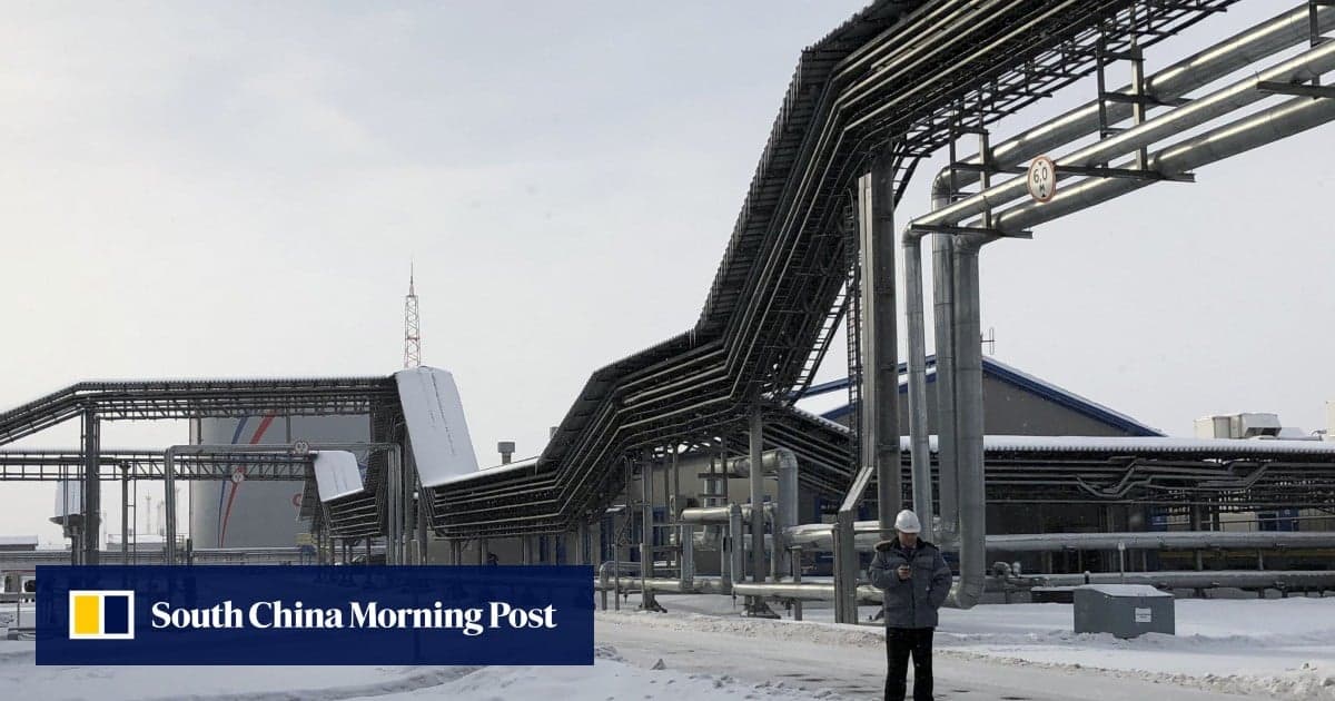 Україна вдарила дронами по порту Усть-Луга: пожежа на нафтовому терміналі