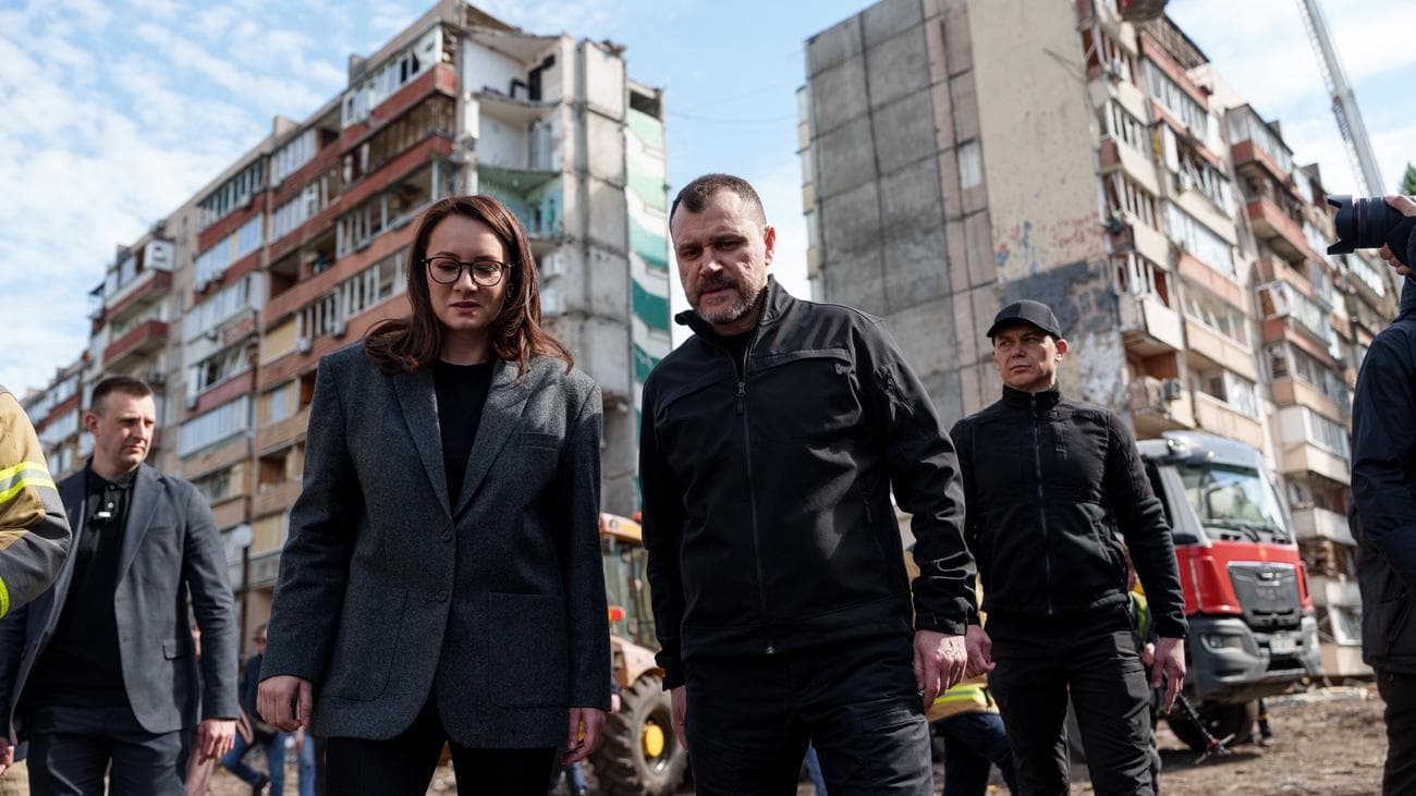 Київ оголосив день жалоби після масованого удару: 24 загиблих, серед них троє дітей