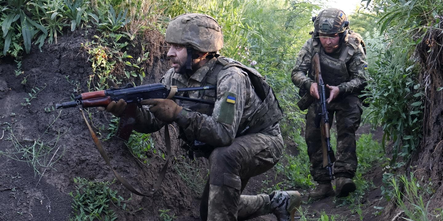 Британські командос затримали судно тіньового флоту Росії — СБУ вдарила по нафтобазі за 700 км від кордону