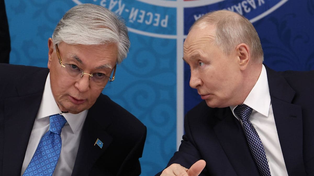 Токаєв — Путіну в Омську: «Ганьба, що молоді люди гинуть. Усе це треба зупинити»