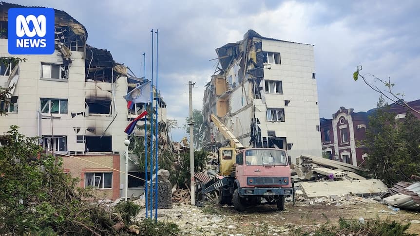 Путін звинуватив Україну в ударі по гуртожитку в Луганську: шестеро загиблих
