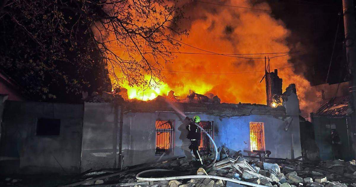 Росія атакувала порт Одеси та залізницю на Запоріжжі: загиблі, ракети пройшли біля Чорнобиля